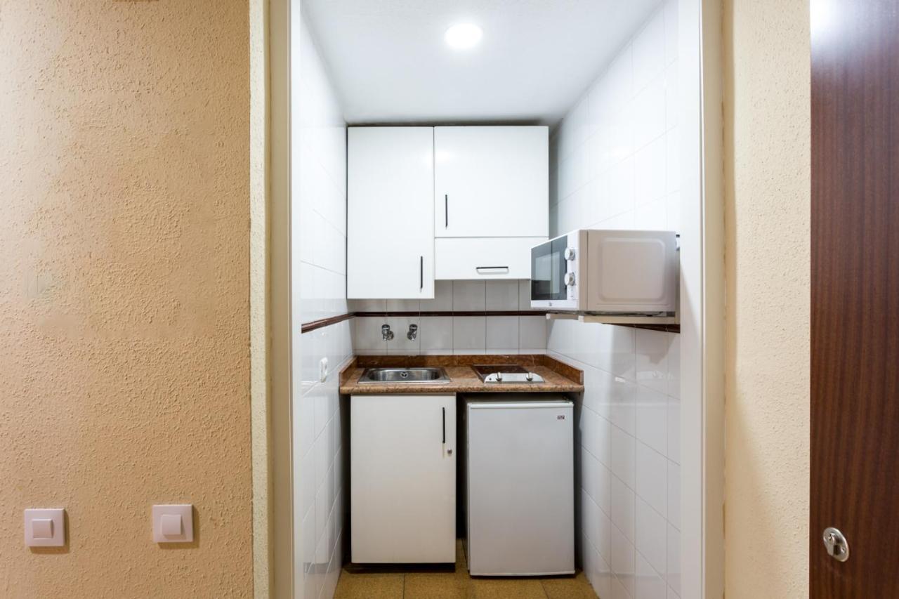 Apartamentos Resitur Seville Exterior photo