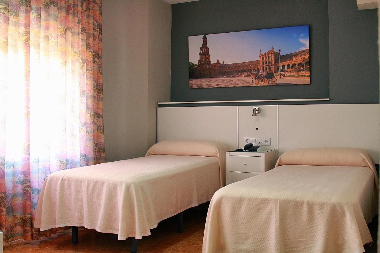 Apartamentos Resitur Seville Exterior photo