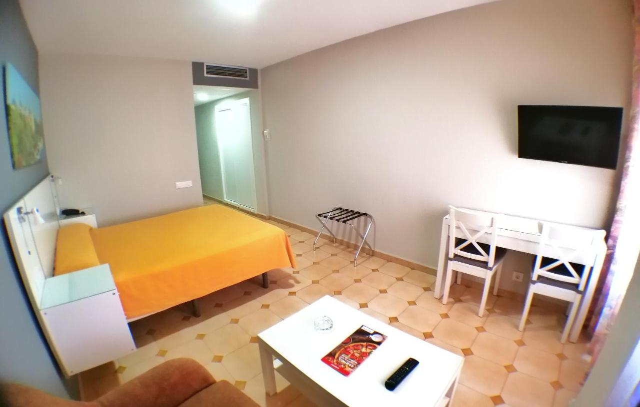 Apartamentos Resitur Seville Exterior photo