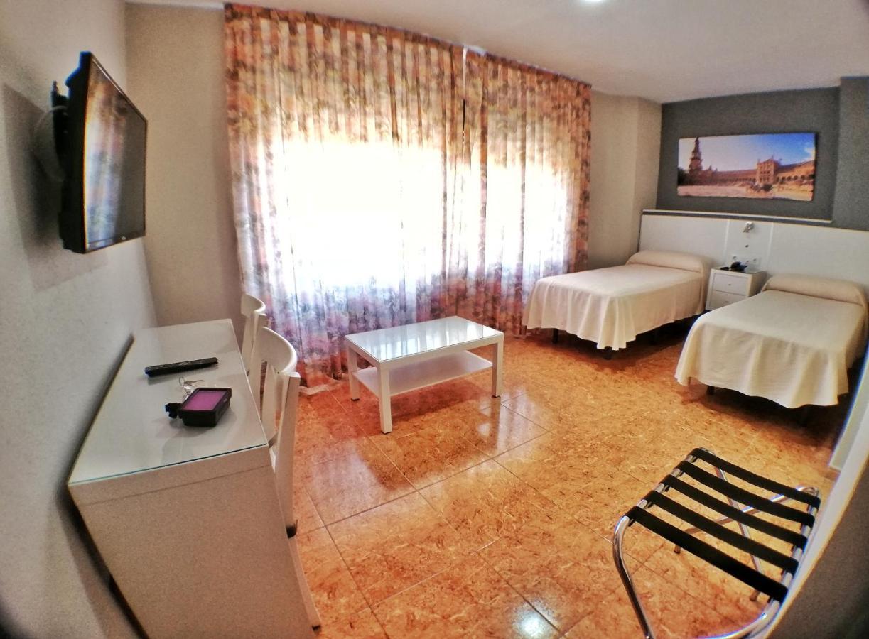 Apartamentos Resitur Seville Exterior photo