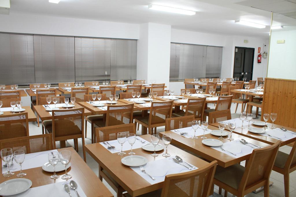 Apartamentos Resitur Seville Exterior photo