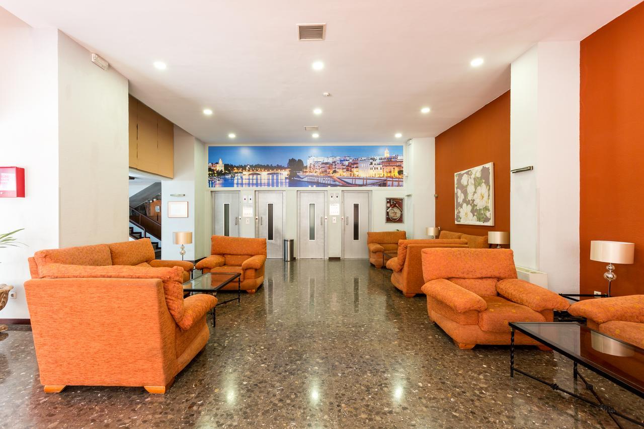 Apartamentos Resitur Seville Exterior photo