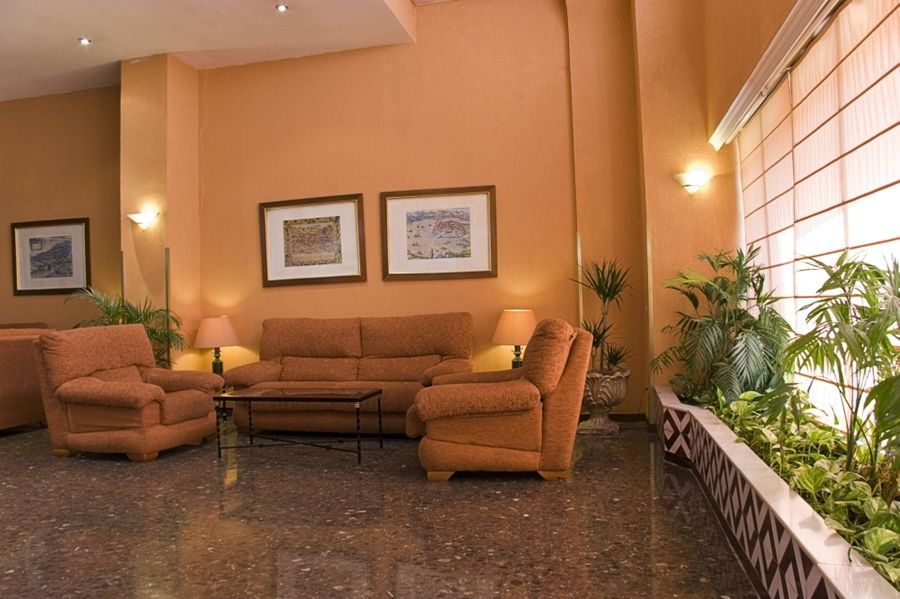 Apartamentos Resitur Seville Exterior photo