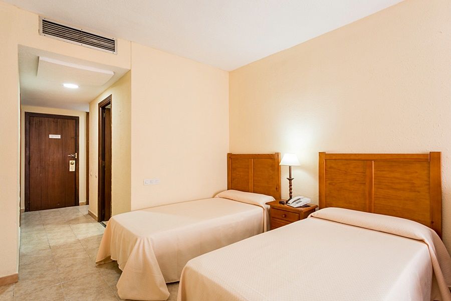 Apartamentos Resitur Seville Exterior photo
