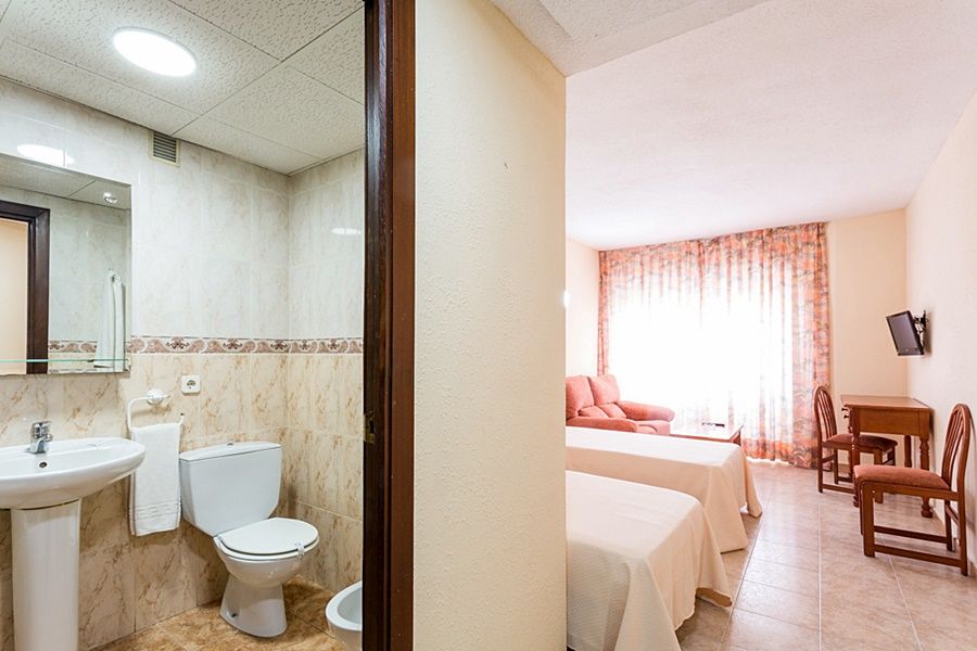 Apartamentos Resitur Seville Exterior photo